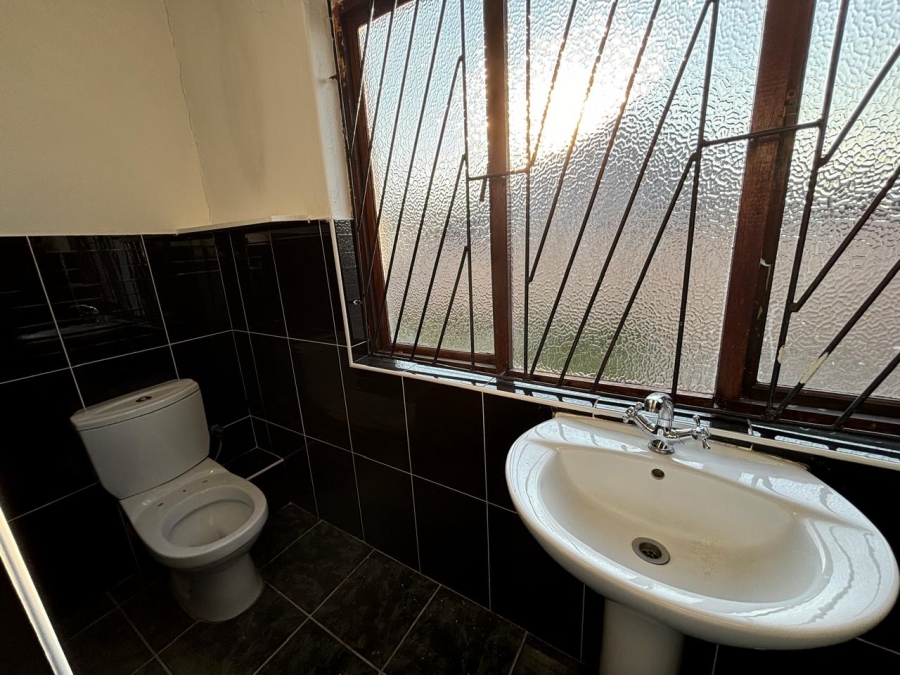 2 Bedroom Property for Sale in Highbury Park Western Cape